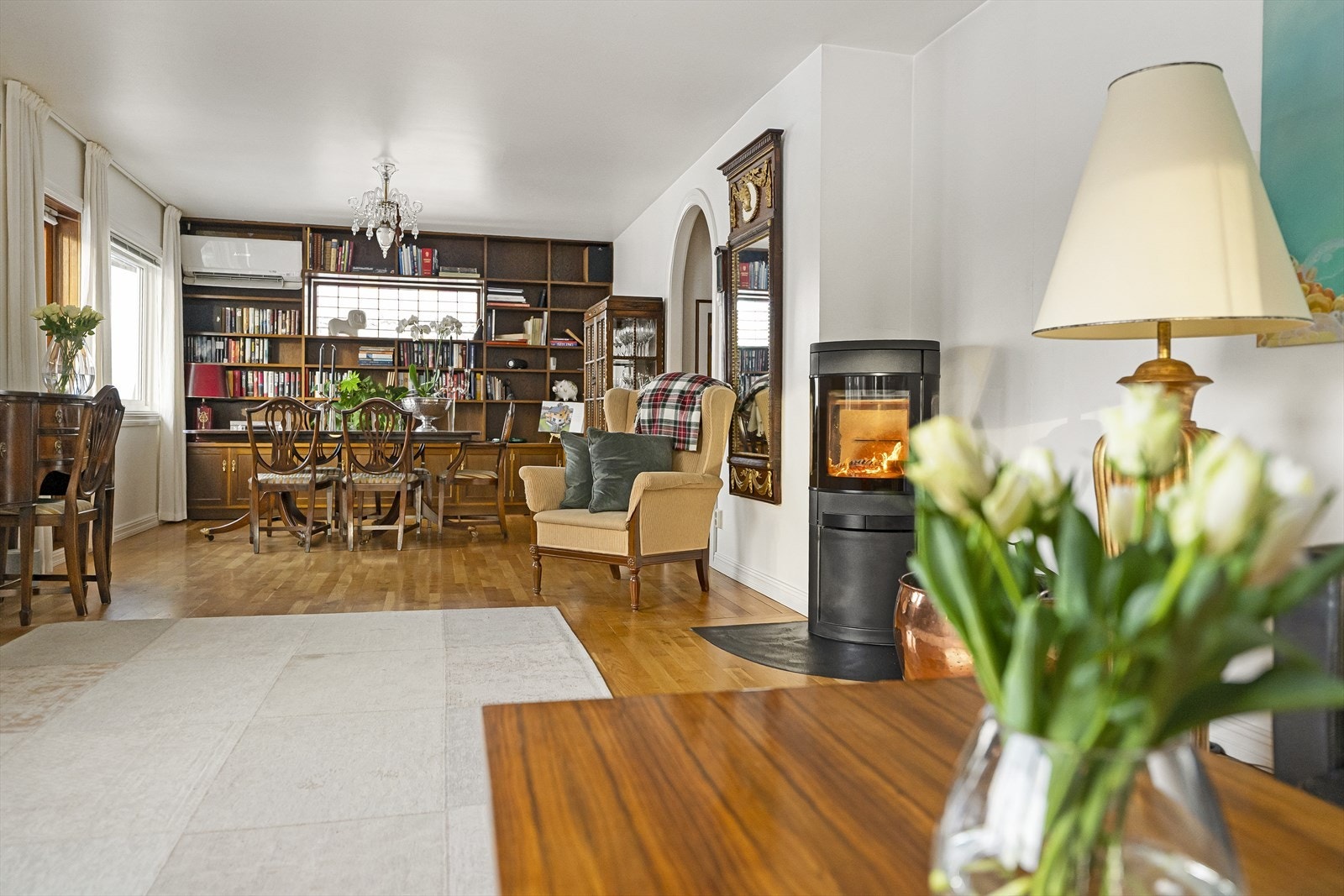 Både effektiv peis og varmepumpe. Galleribilde