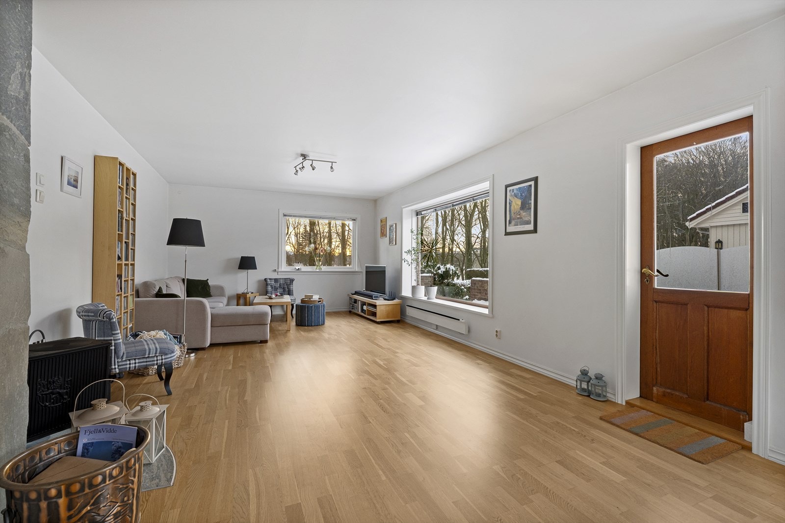 Stor og åpen stu og spisestue Galleribilde