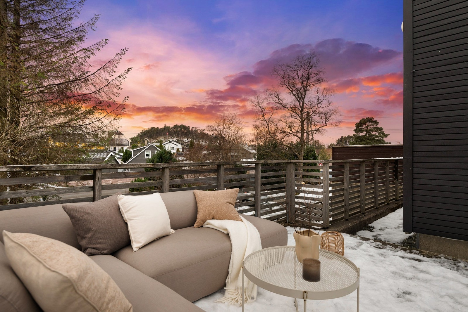 Denne er sørvestvendt, som gir svært gode solforhold. Galleribilde