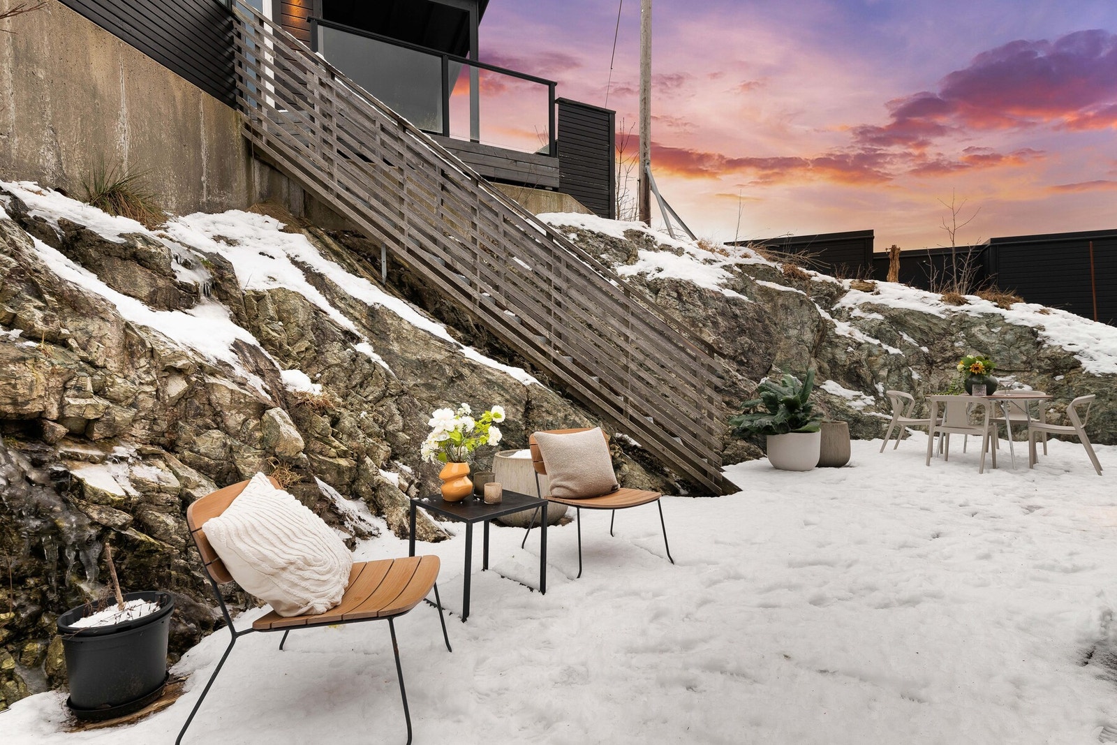 Fra soverom 2 kommer en direkte ut til en terrasse på hele 41,4 m². Galleribilde