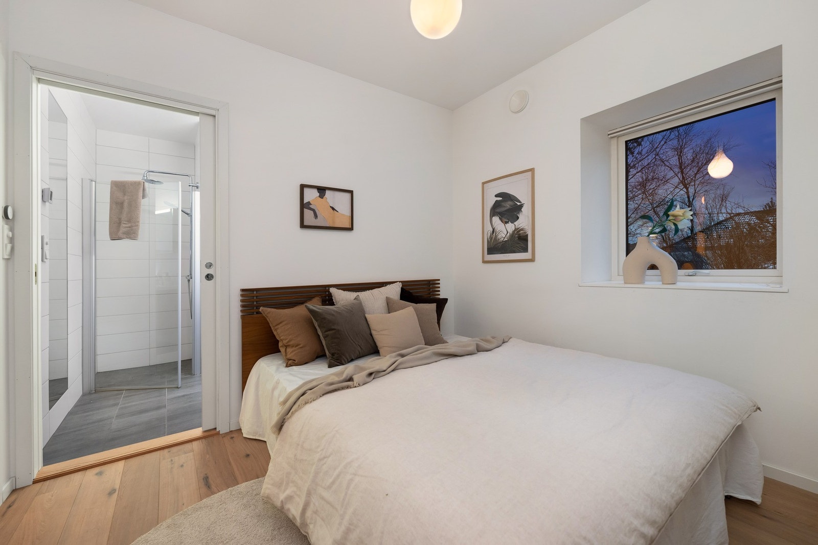 I denne etasjen finner en to gode soverom, med areal på henholdsvis 9,5 m² og 10,6 m². Galleribilde