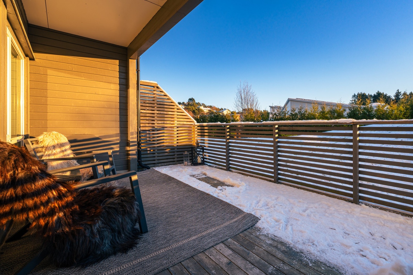 Stor terrasse på 20 kvm - Delvis overbygget Galleribilde