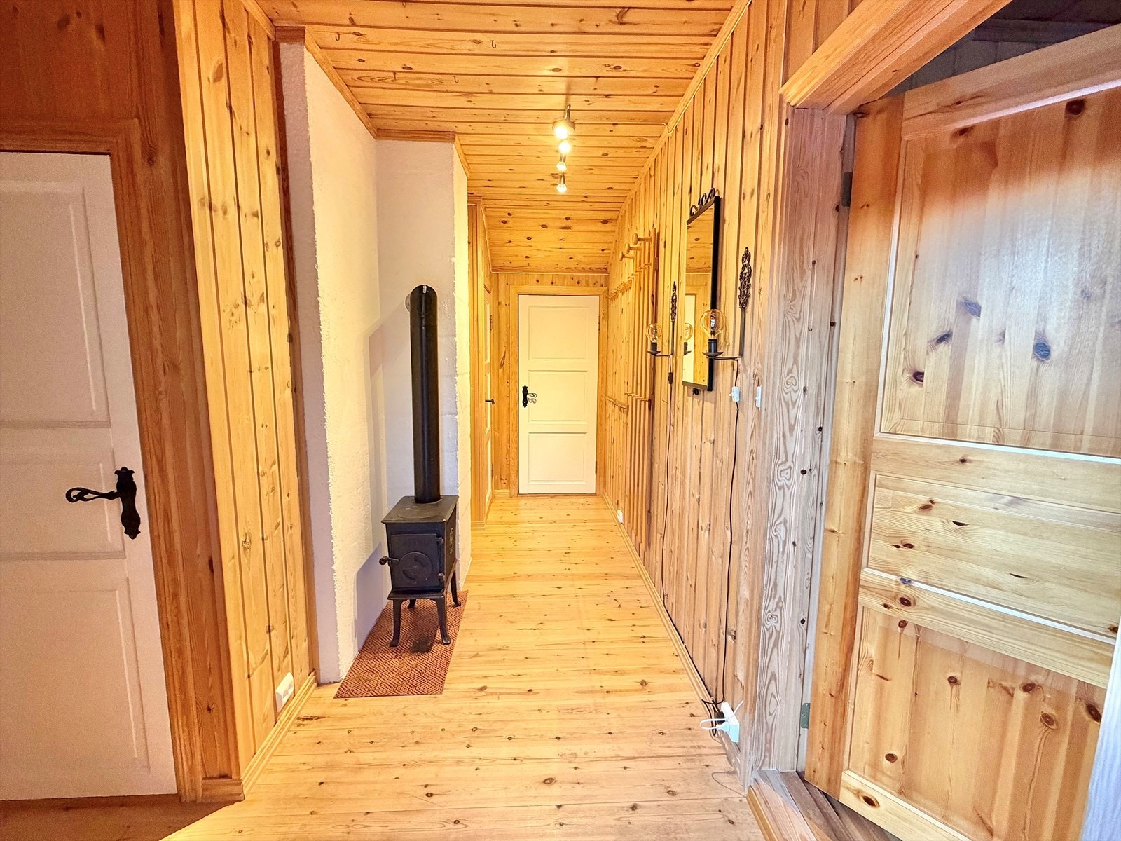 005.jpg Galleribilde