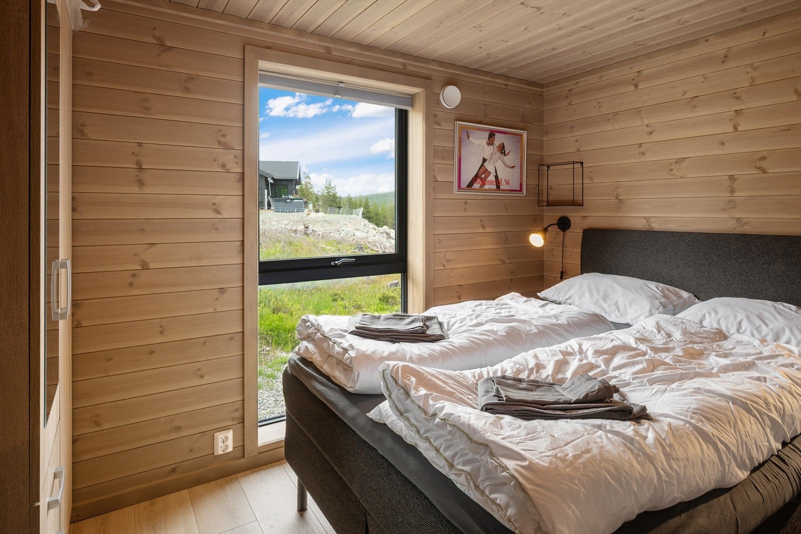 Soverom 2 - to av soverommene har plass til dobbeltseng. Galleribilde