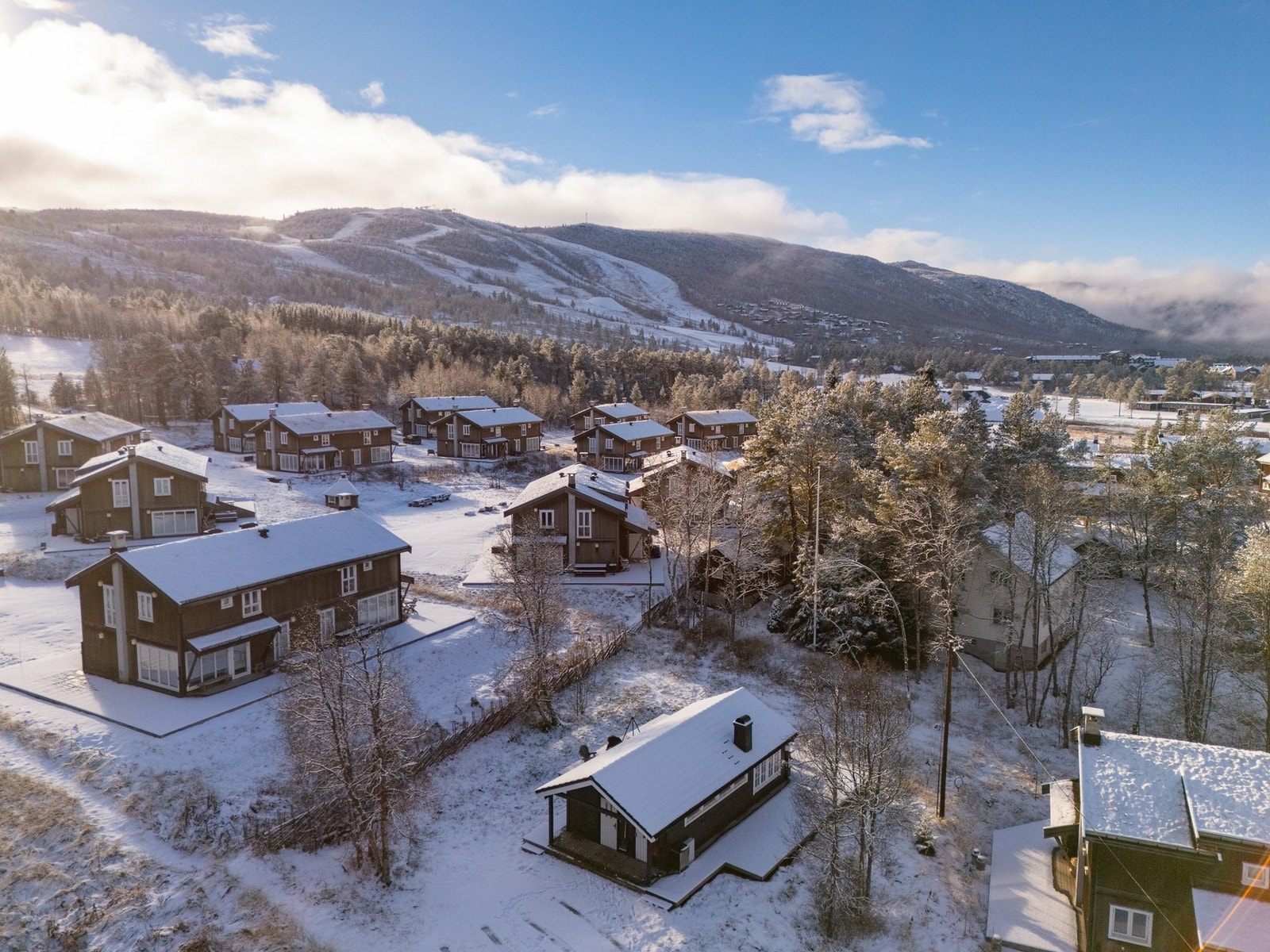 Hytta ligger i Sveingårdstølen i Vestlia - rett ved langrennssporet. Galleribilde
