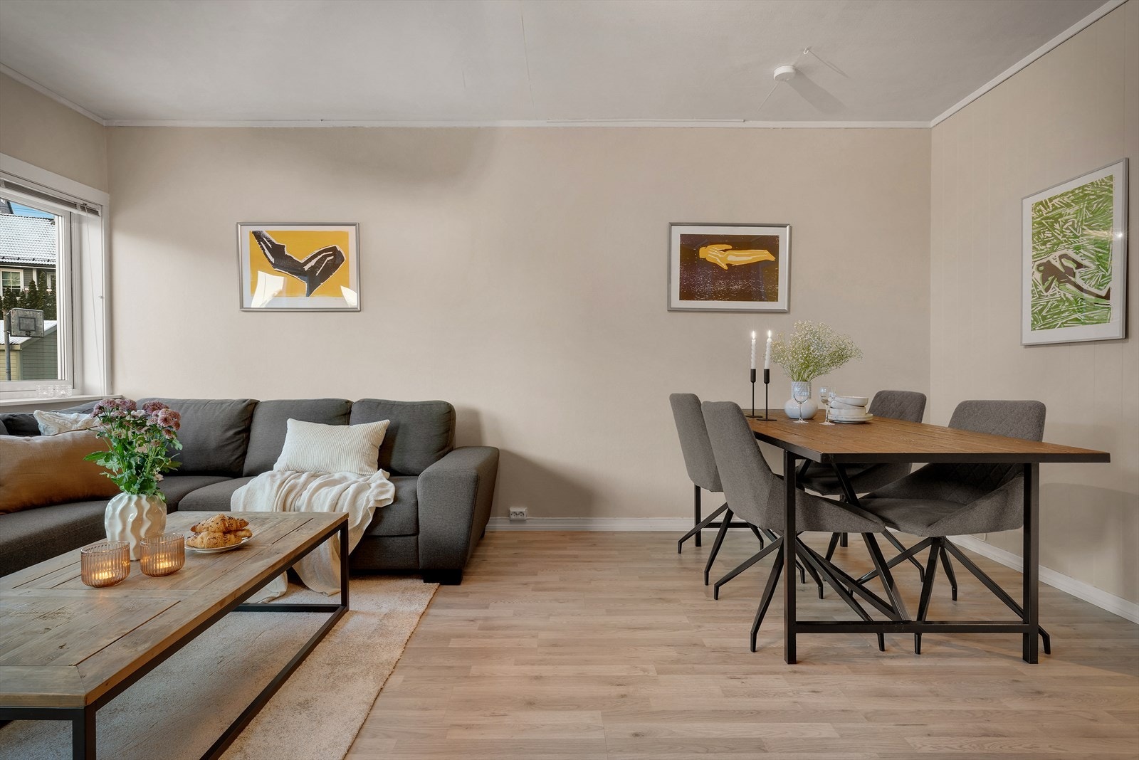 - Boligen har et BRA-i på 66m² og inneholder entré/gang, bad, 2 soverom, stue, kjøkken og garderobe - Galleribilde