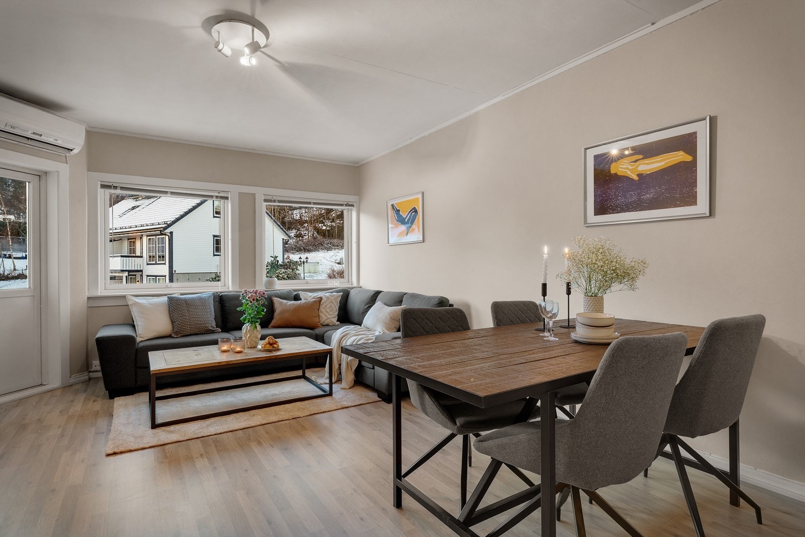 - Merk vindusflatene som bidrar til godt med verdifullt lysinnslipp - Galleribilde