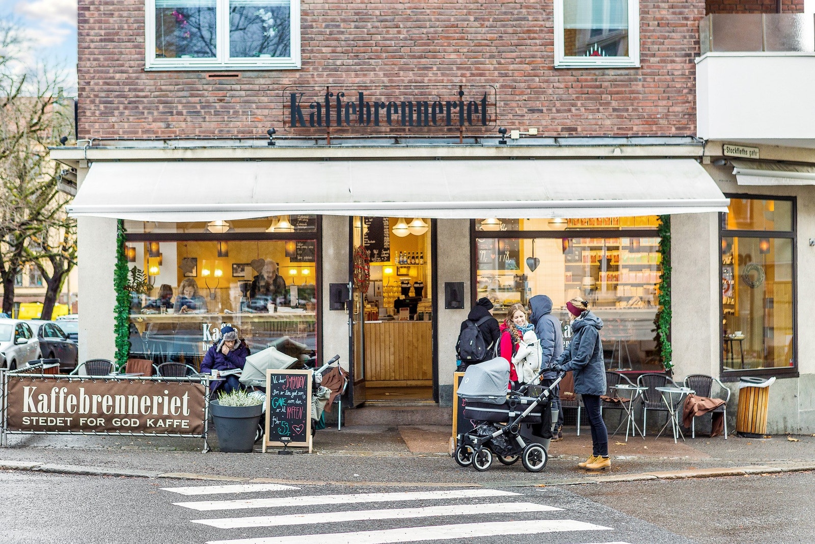 Kaffebrenneriet Sagene ligger i umiddelbar nærhet, med Jungel Pizza som nabo, anerkjent for sin gode pizza Galleribilde
