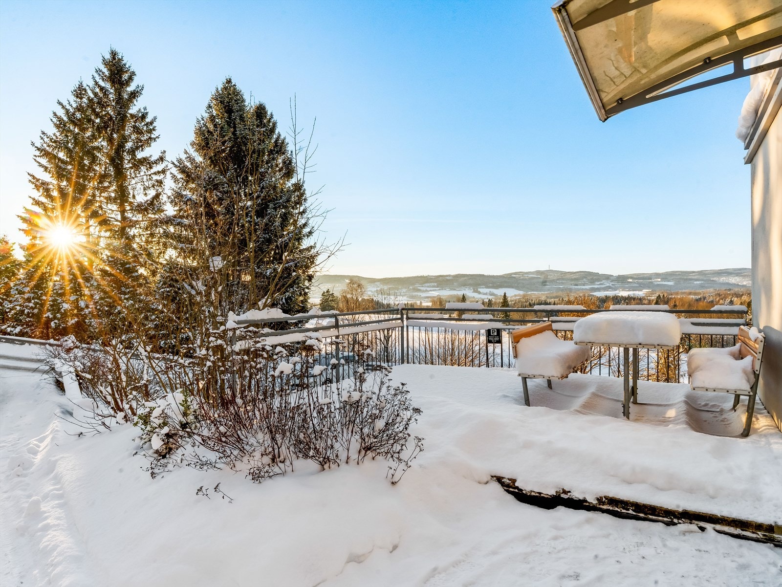 Felles terrasse med sittegruppe. Galleribilde