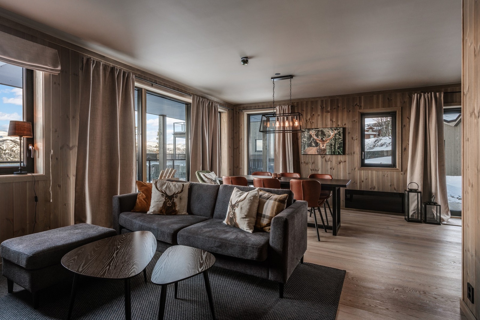 Plass til sitte- og spisegruppe Galleribilde