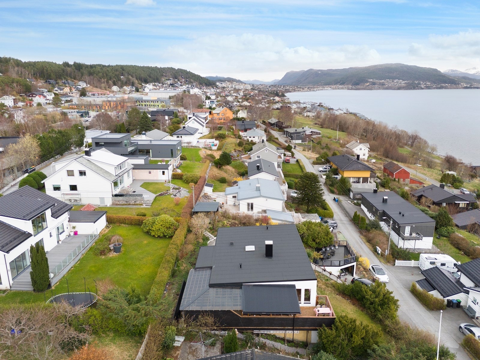 Dronefoto mot øst. Galleribilde