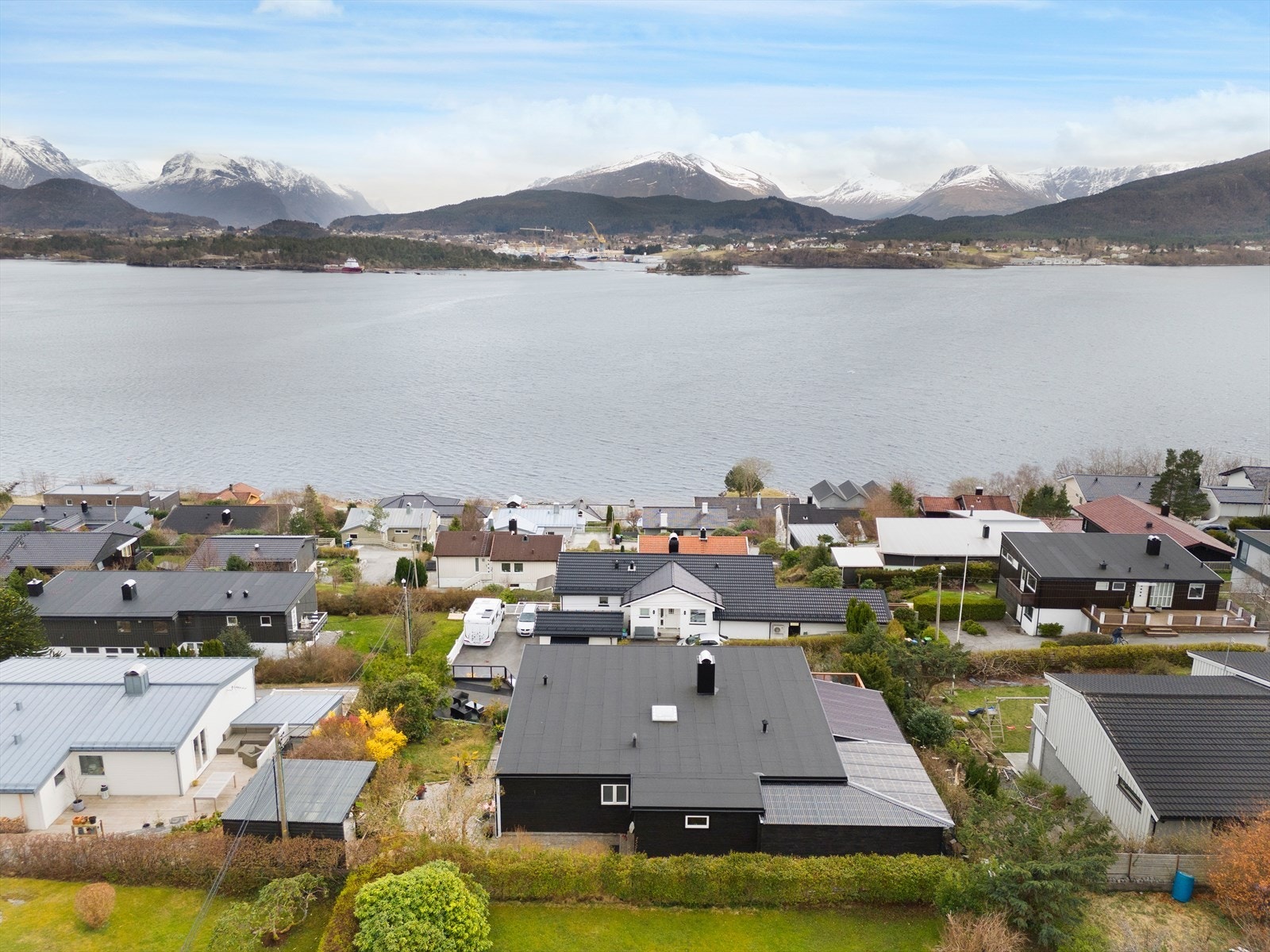 Dronefoto mot sør. Galleribilde