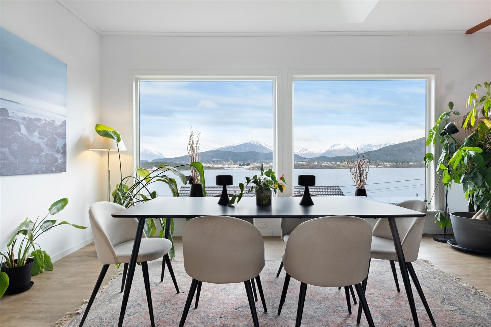 Her kan mat, gode stunder og utsikt nytes sammen. Galleribilde