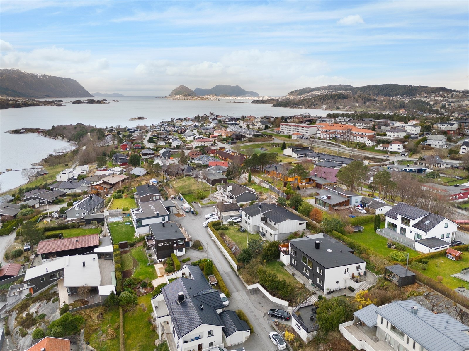 Dronefoto mot vest. Galleribilde