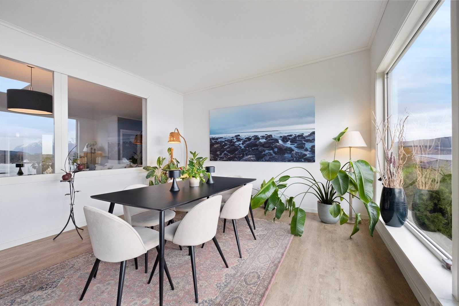 Spisestue. Galleribilde