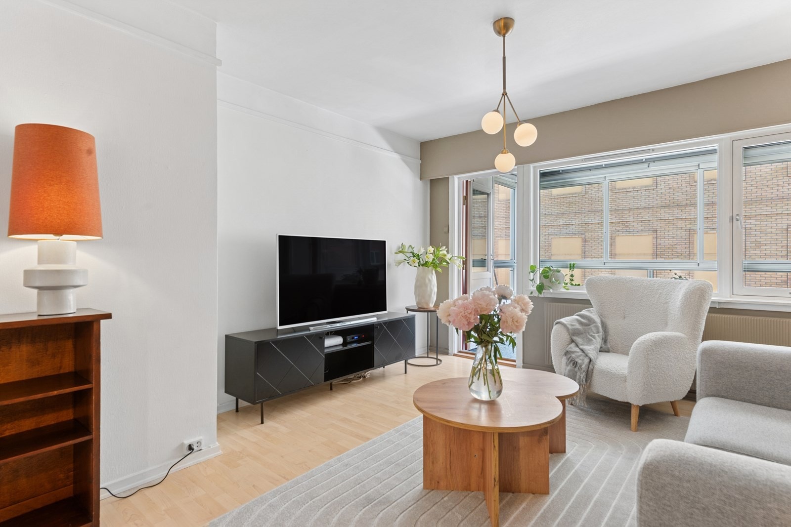 Meget pen 3-roms leilighet beliggende i høy 1. etasje. Galleribilde