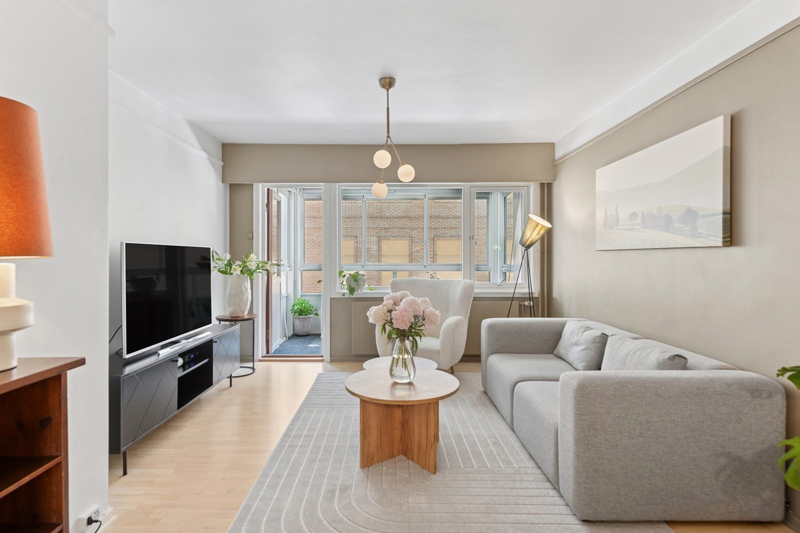 DnB Eiendom v/Glenn Kristen Strand ønsker deg velkommen til Hamar Sentrum og eiendommen Storhamargata 22B! Galleribilde