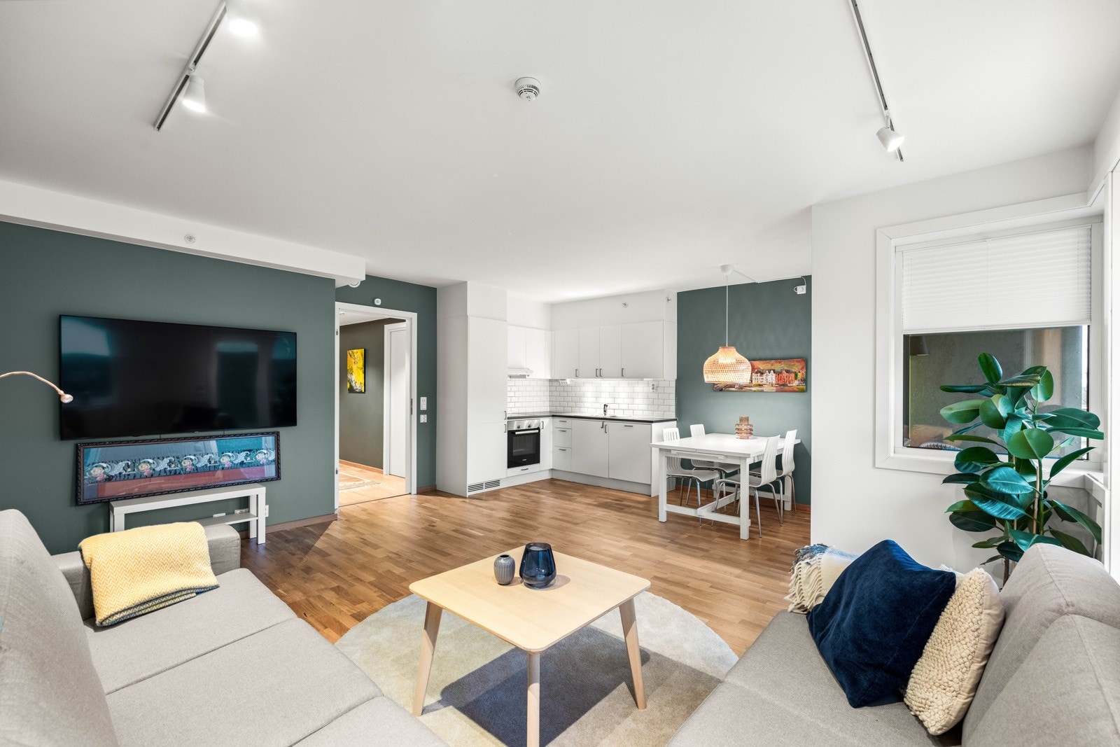 Åpen stue/kjøkken-løsning. Galleribilde