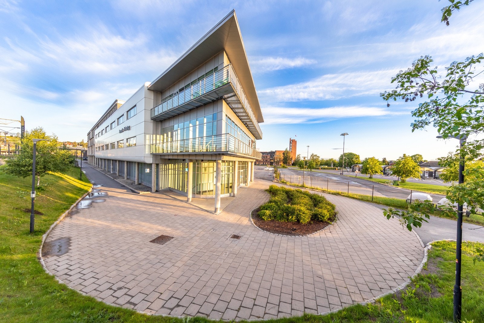 Romerike Helsebygg i Lillestrøm - 20.000 kvadratmeter med helseaktører av alle slag. Galleribilde