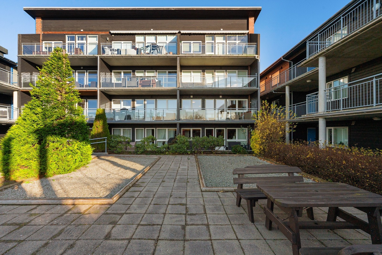 Ved fellesområdet er det også benker man kan benytte seg av. Galleribilde