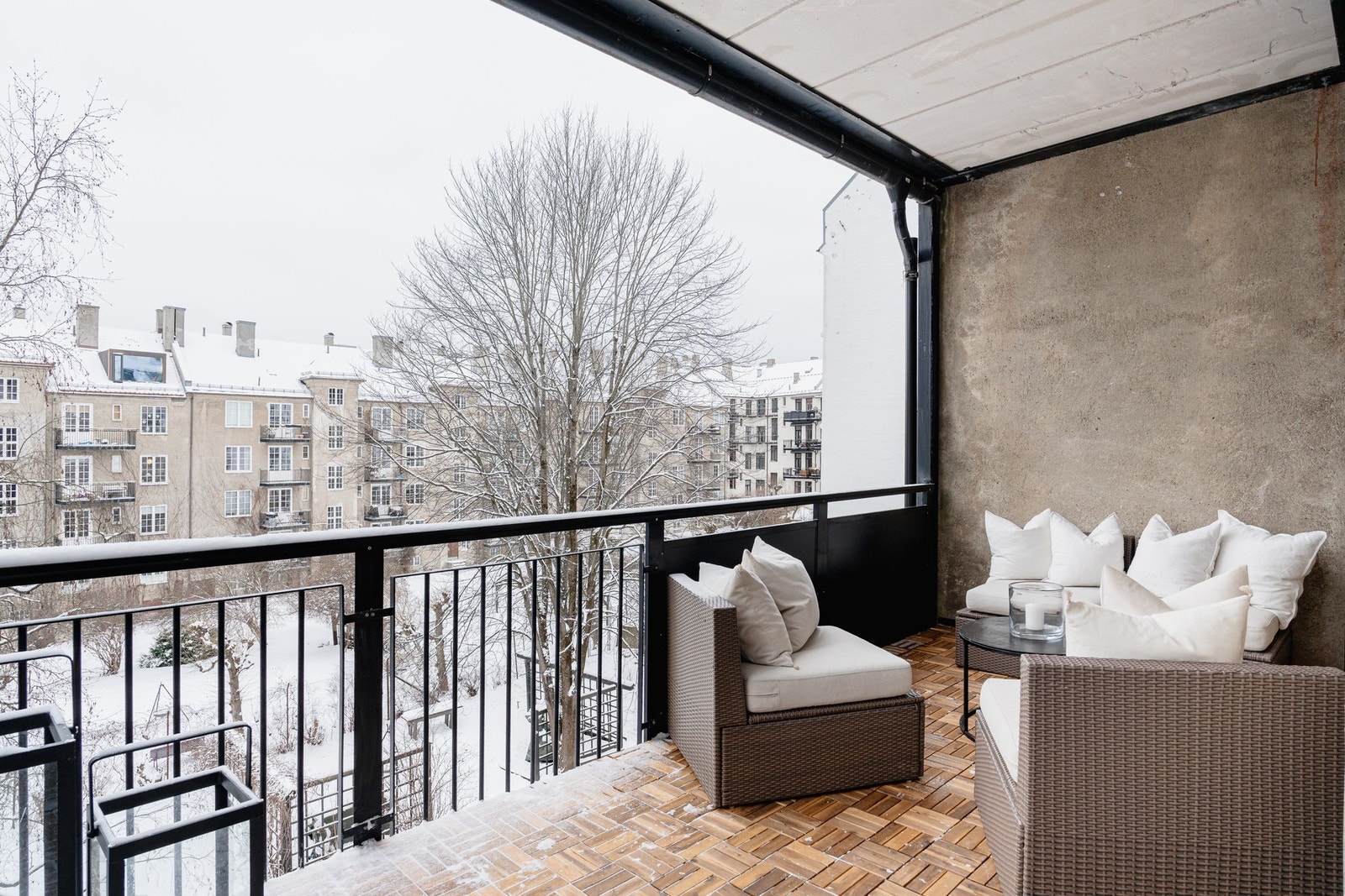 Vestvendt balkong på hele 11 m2. Fantastisk ettermiddags- og kveldssol. Galleribilde