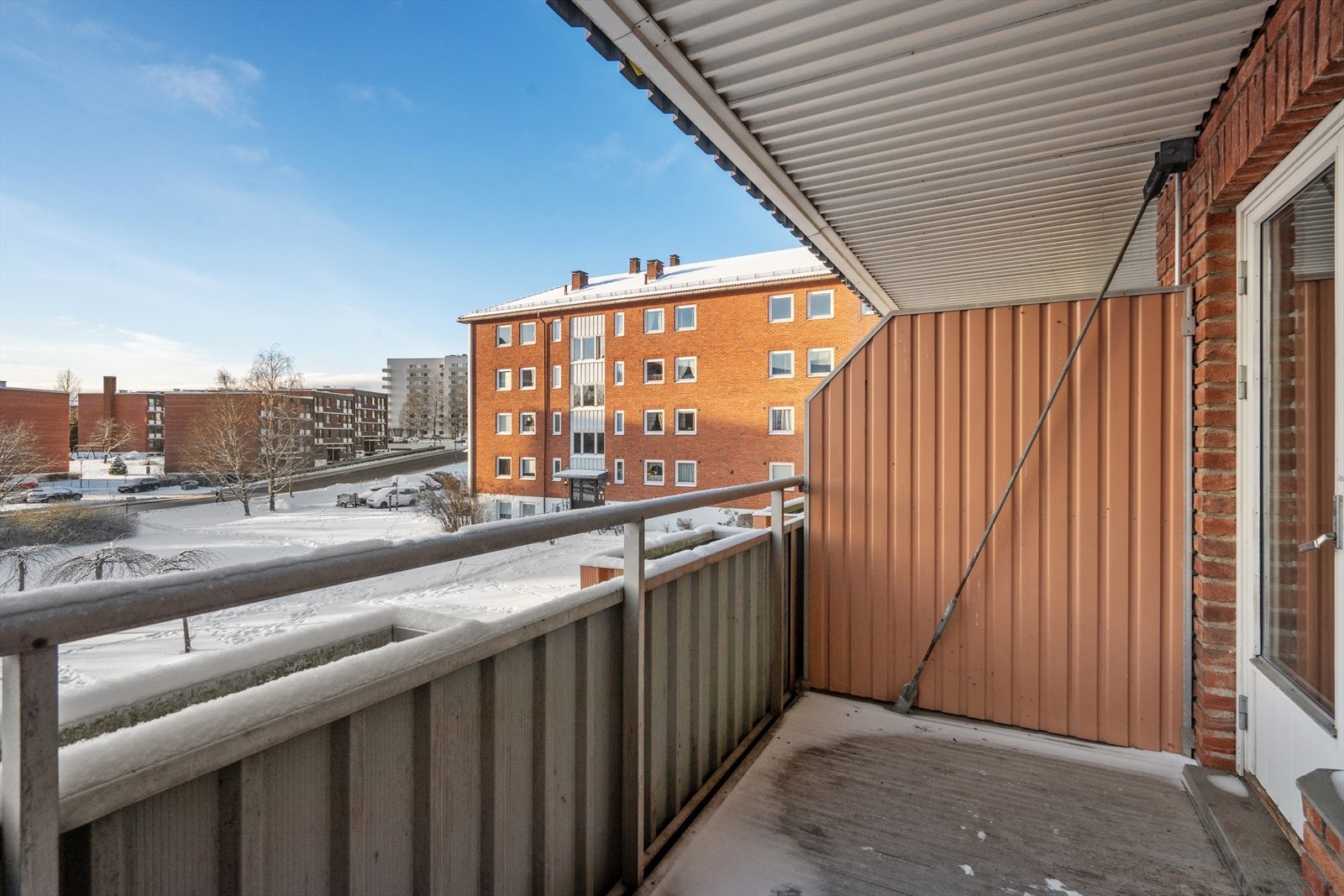 Her er det god plass til å sette utemøblene sine og virkelig nyte omgivelsene. Galleribilde