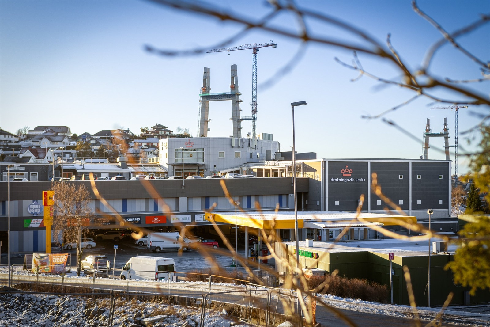 Drotningsvik senter er bare et par minutter unna med bil! Galleribilde