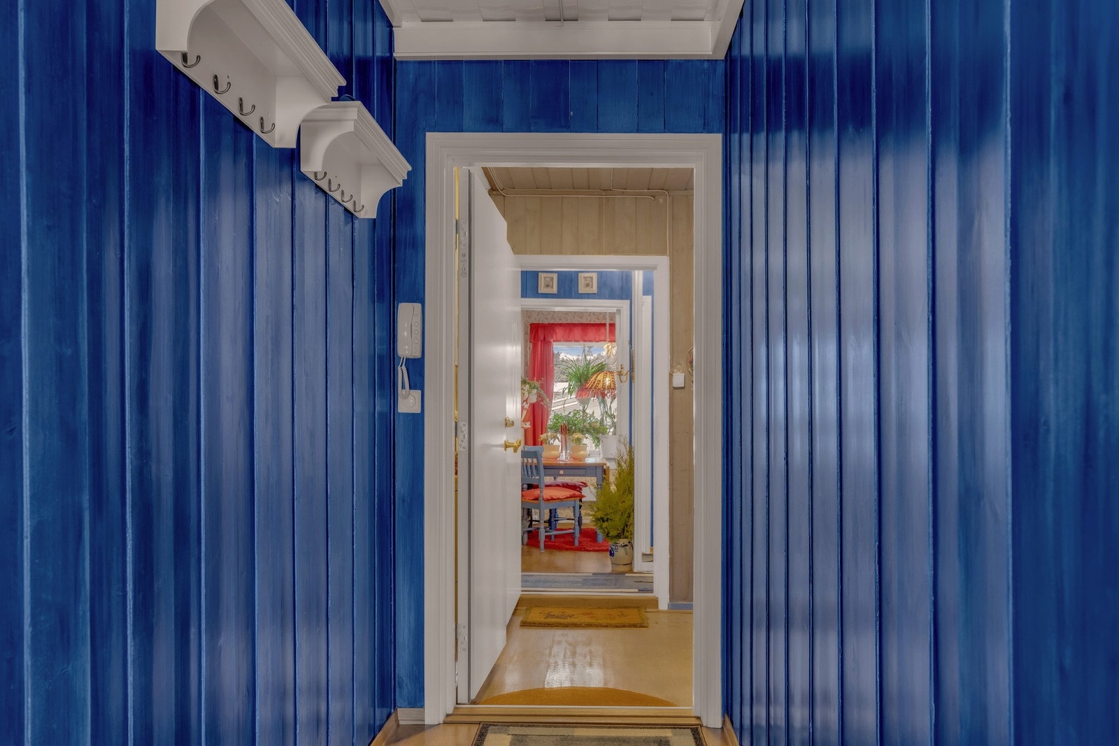 Leiligheten har to separate innganger - gir fleksible bruksmuligheter Galleribilde