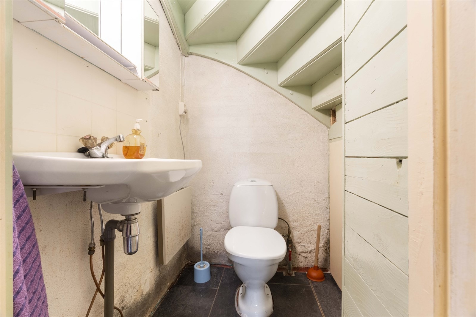 WC i kjellar Galleribilde