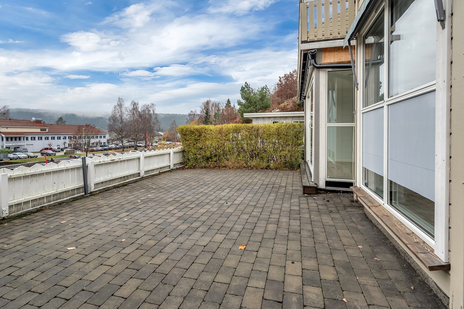 Uteområdet på felles eiet tomt. Galleribilde