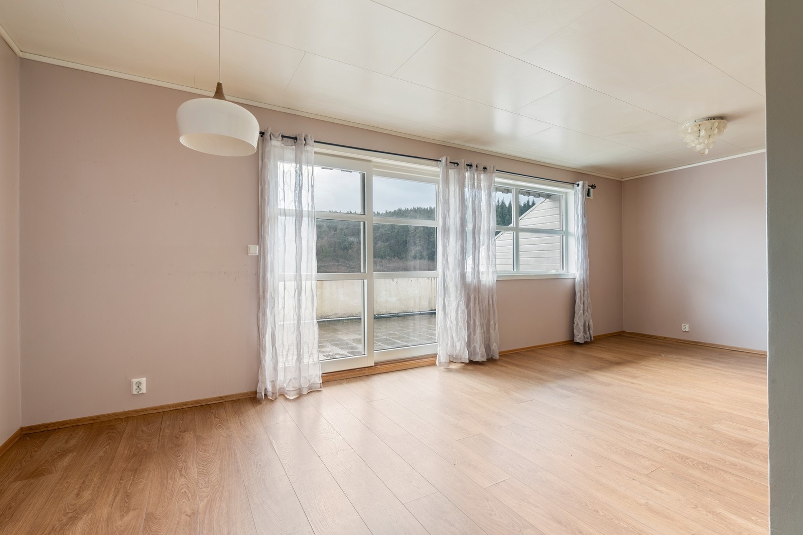 Lys og trivelig stue. Galleribilde