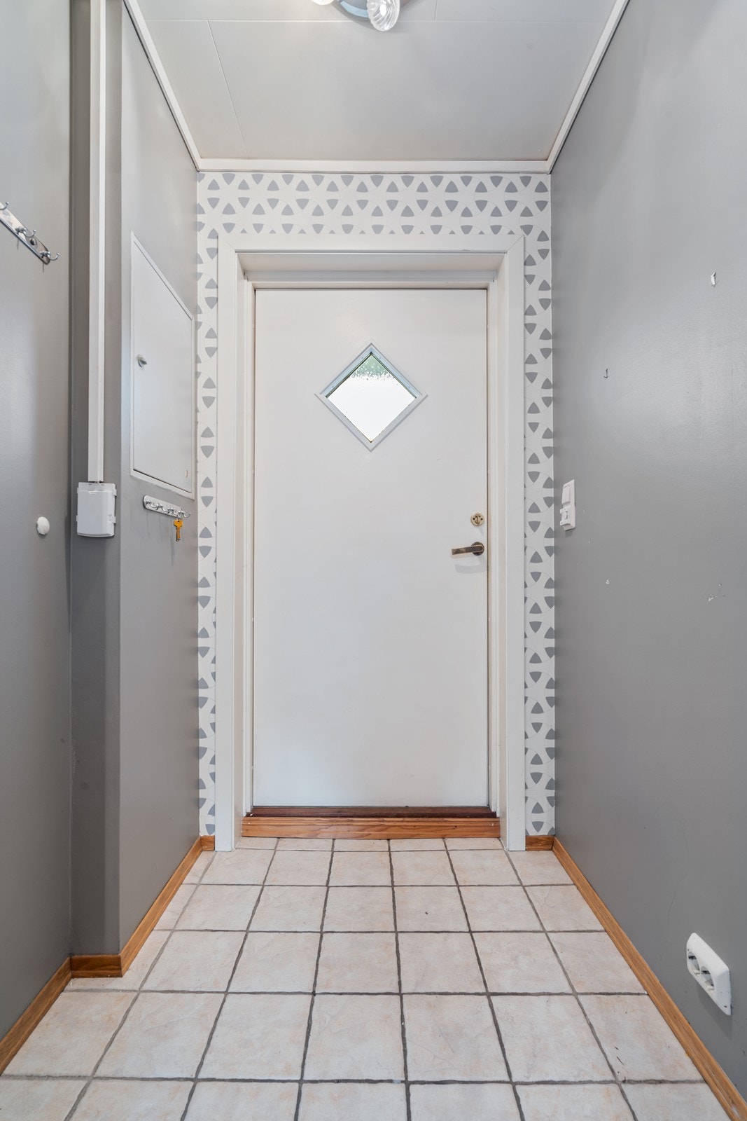 Velkommen inn, gang/hall med garderobe. Galleribilde