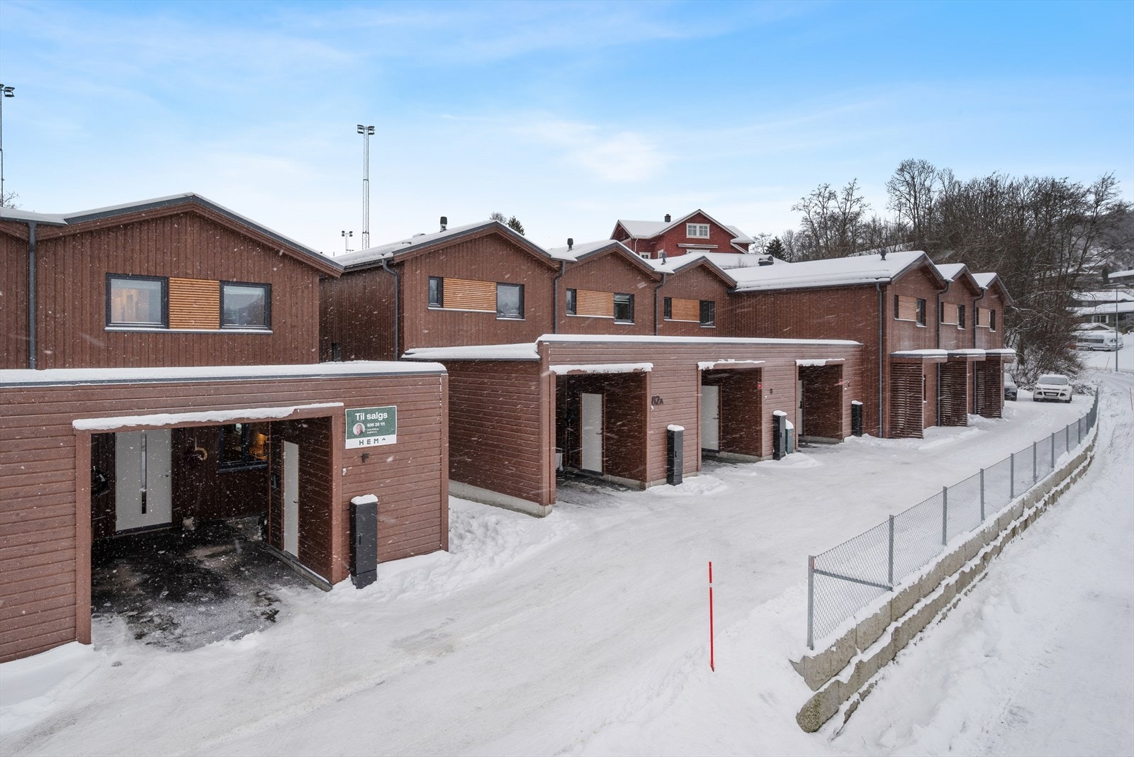 Boligen ligger landlig og tilbaketrukket med kort vei til barnehage, skole, idrettsanlegg og en rekke servicefasiliteter i Melhus sentrum Galleribilde