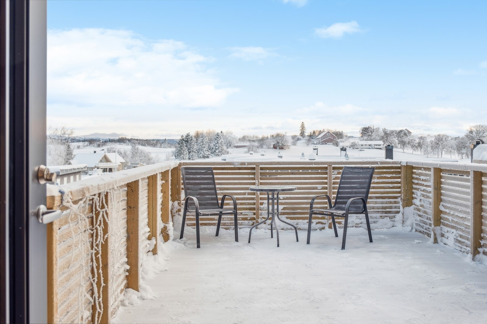 Terrasse ved inngang Galleribilde