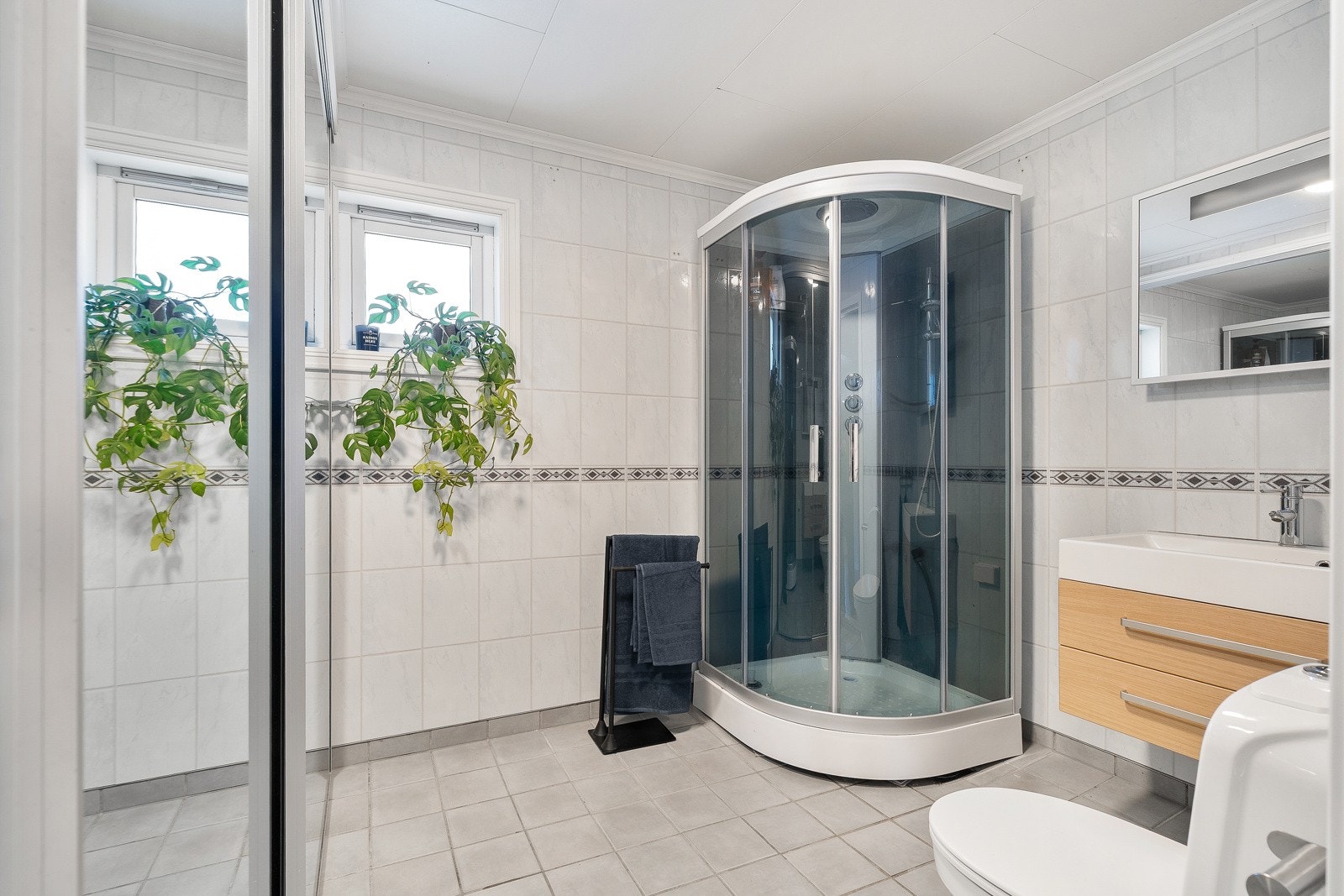 Bad nr. 2 i underetasjen. Galleribilde