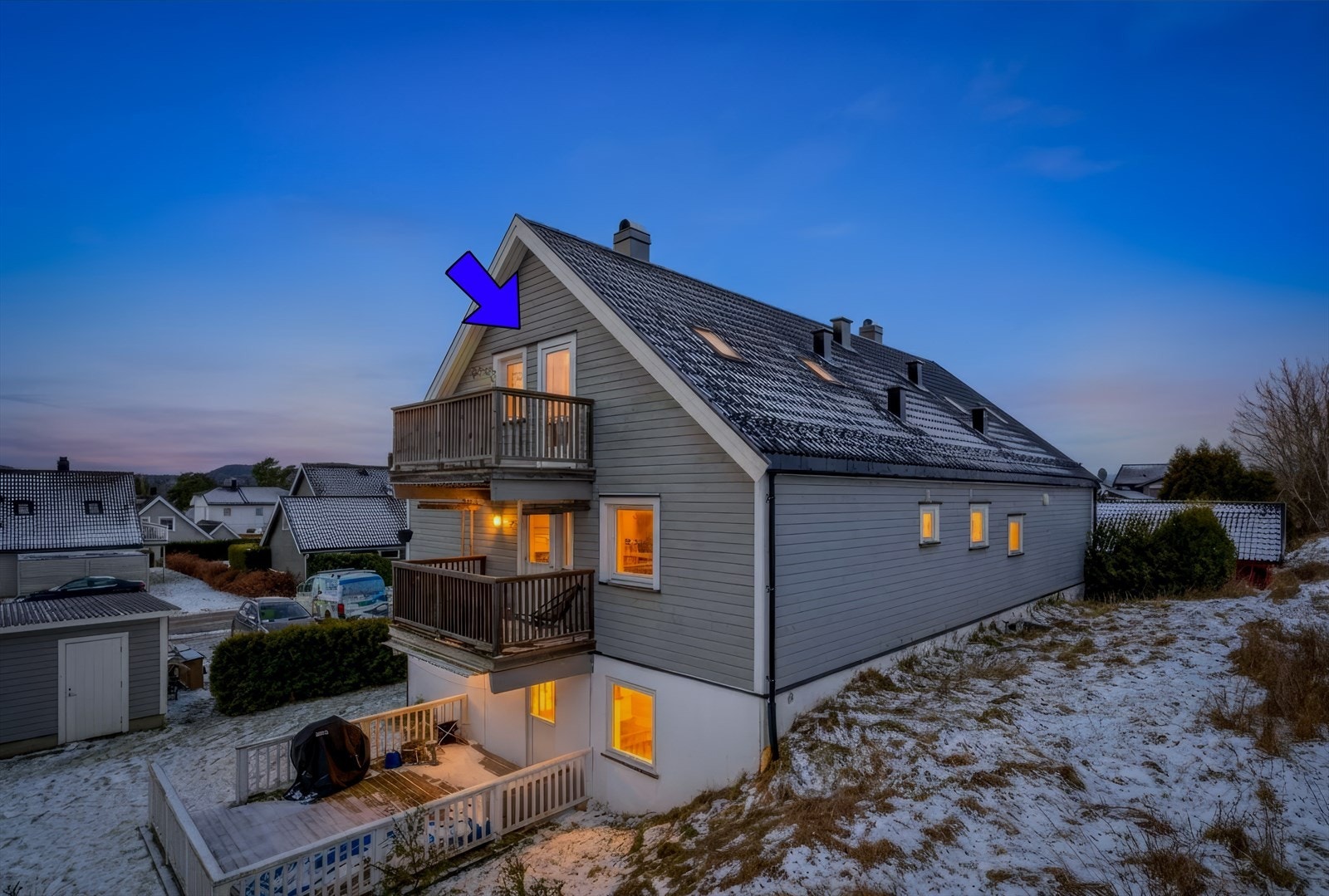 Yttertak og alle takvinduer i sameiet er byttet i 2025. Galleribilde