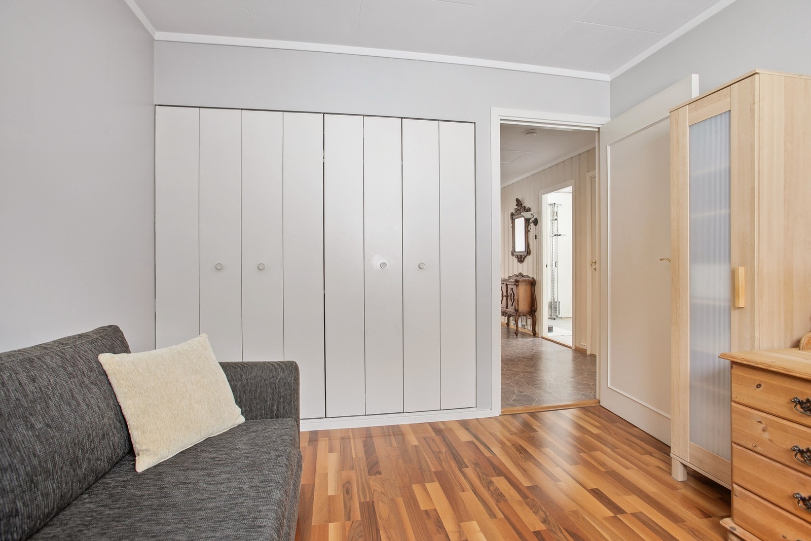 Integrert klesskap på soverom 2 Galleribilde