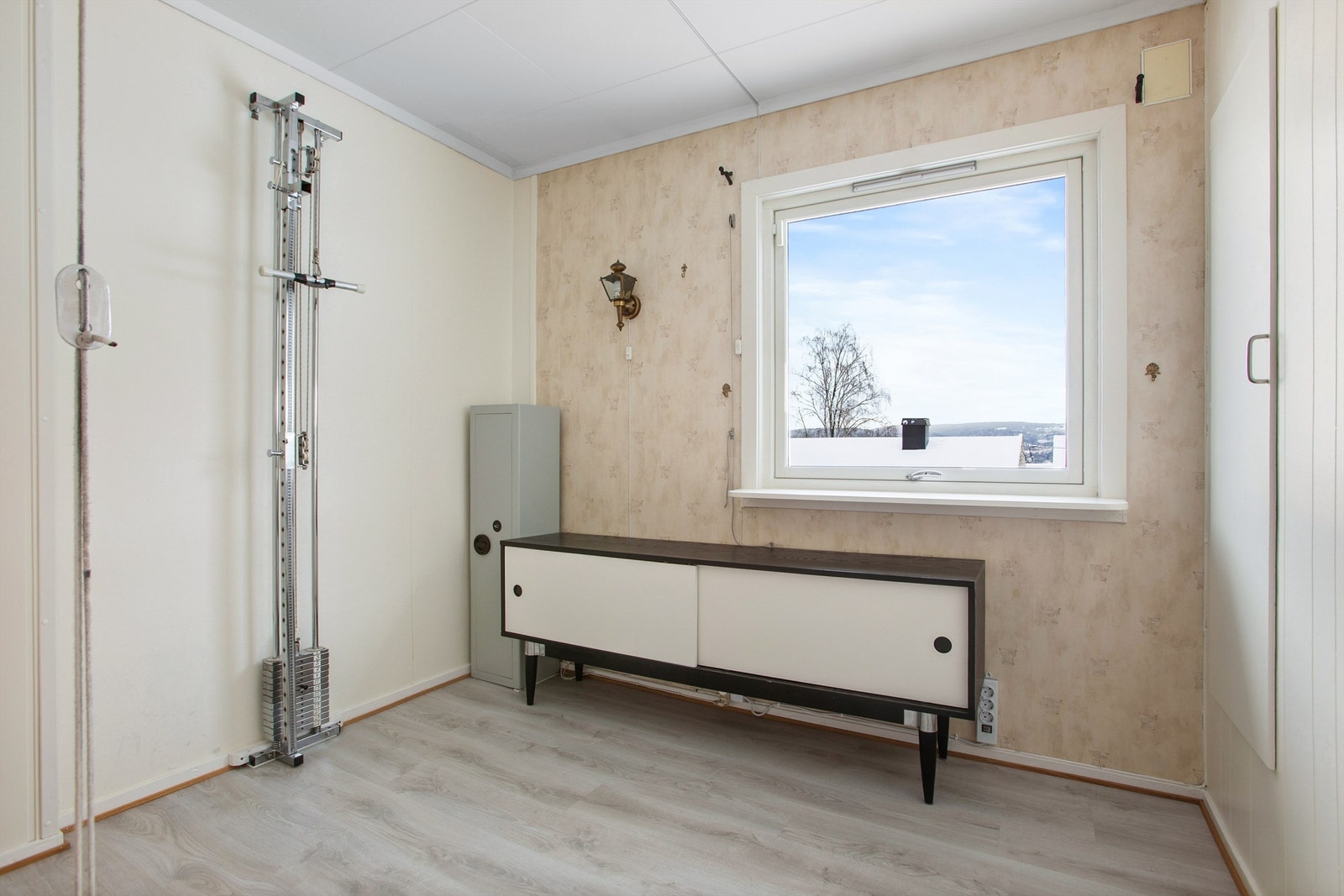 Soverom 3 brukes i dag som lagringsplass/treningsrom. Fungerer utmerket som eksempelvis barnerom Galleribilde