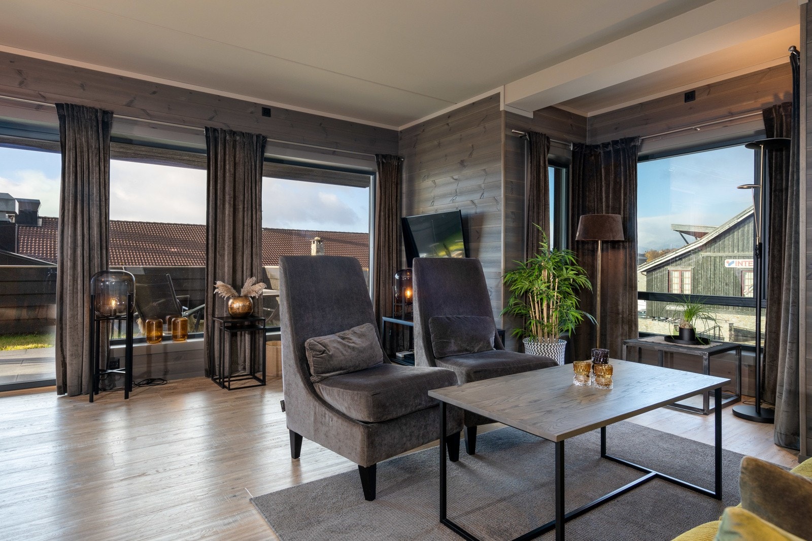 Leiligheten har gode kvaliteter som bl.a. vannbåren gulvvarme, eikeparkett og balansert ventilasjon. Galleribilde