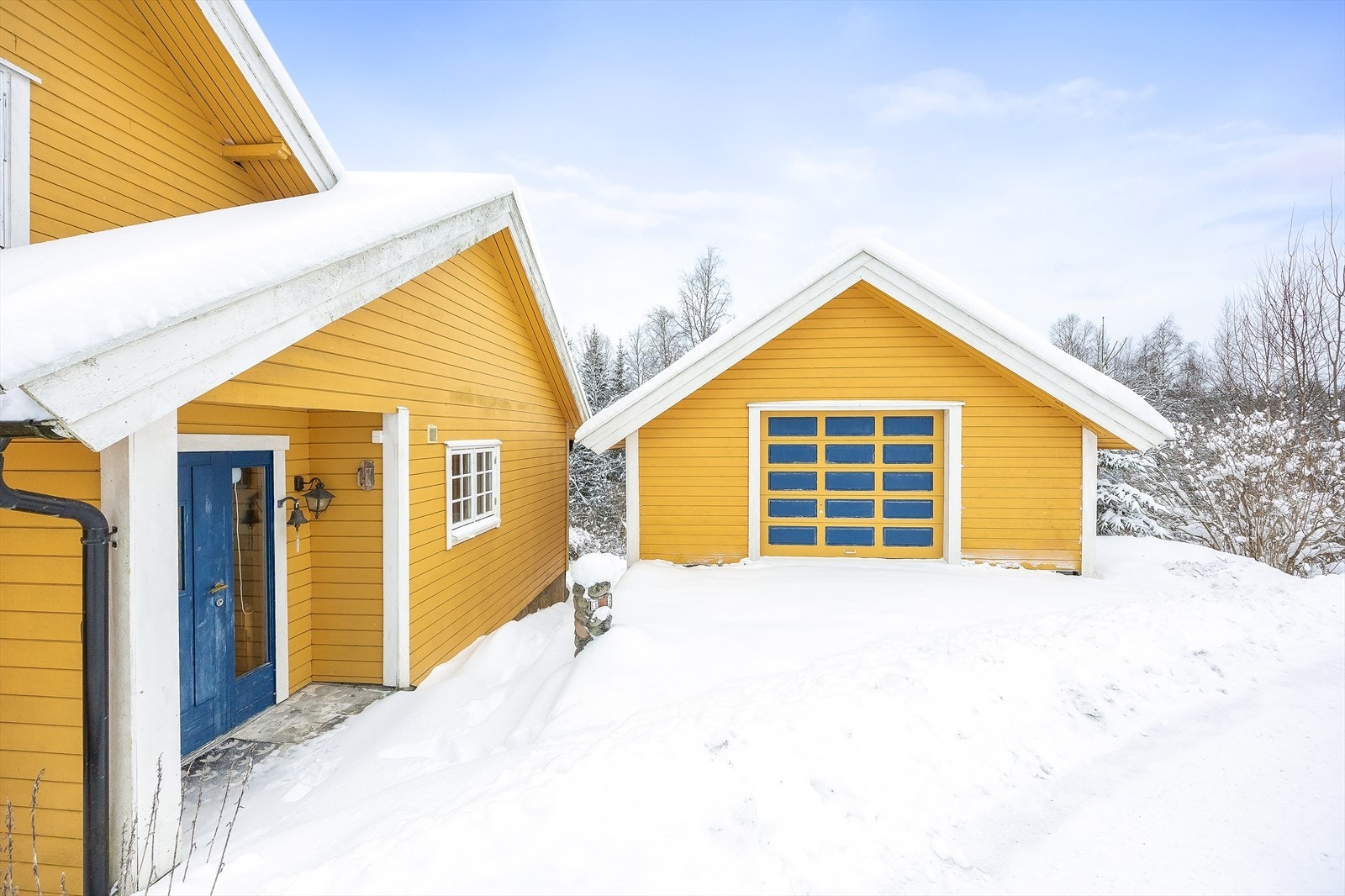 Inngangspartiet er praktisk og trappefritt. Galleribilde