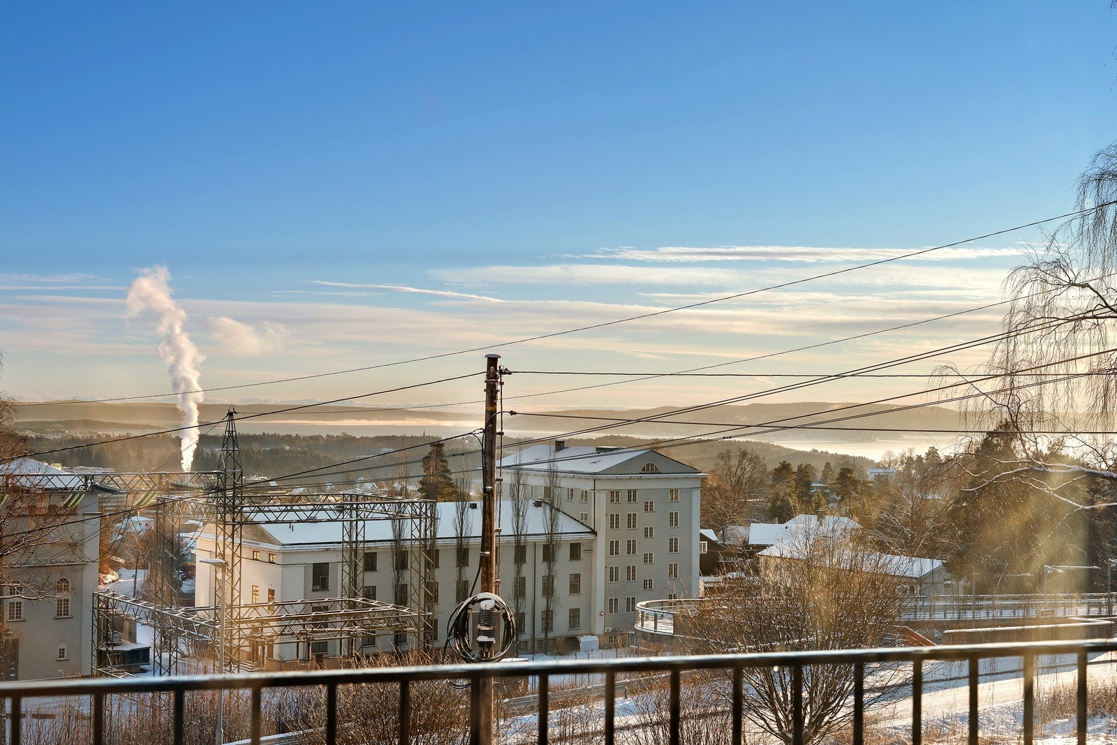 Utsiktsbilde fra balkong i 2. etasje. Galleribilde