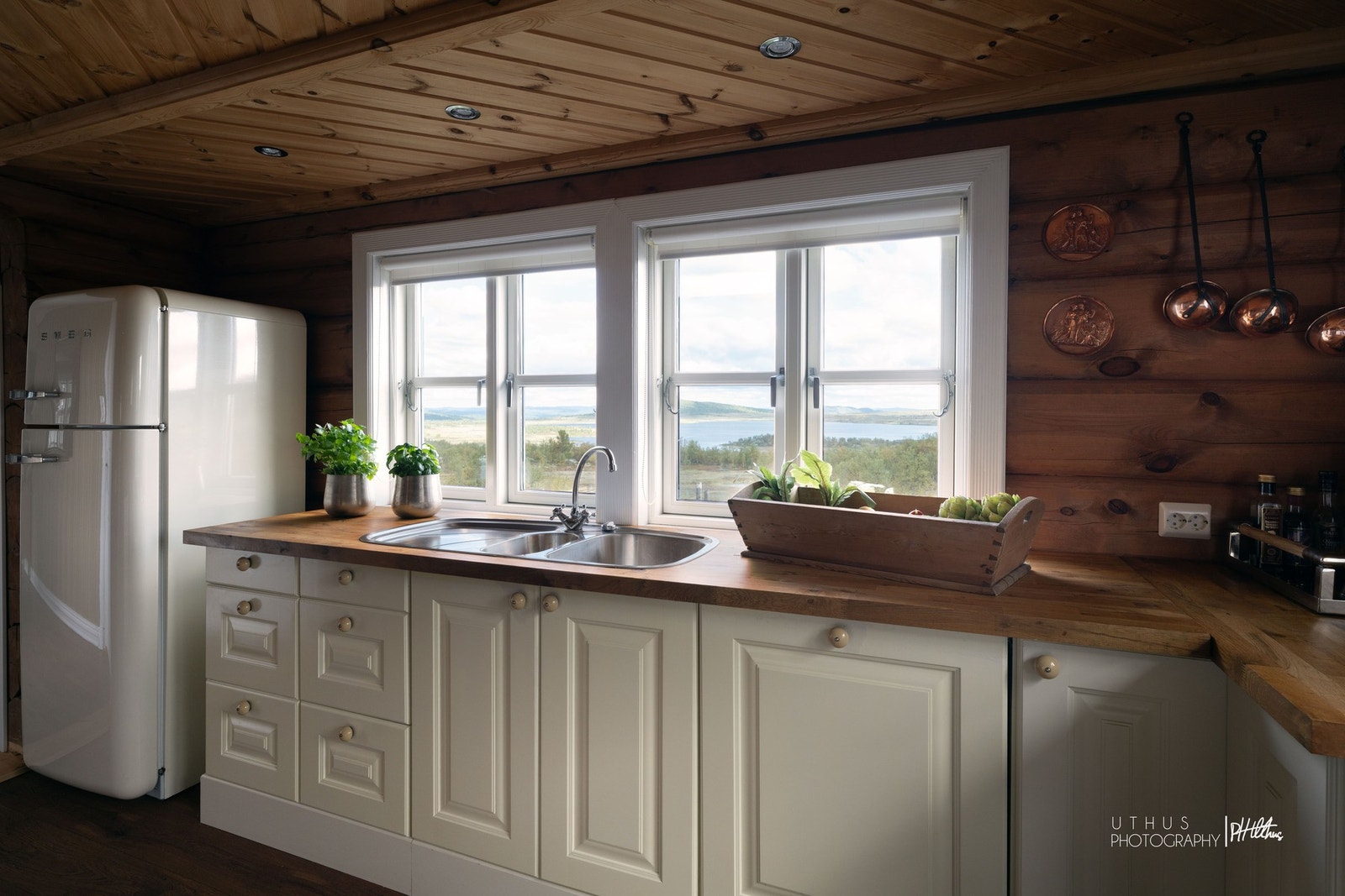 Den nydelige utsikten kan også nytes når oppvasken tas. Galleribilde