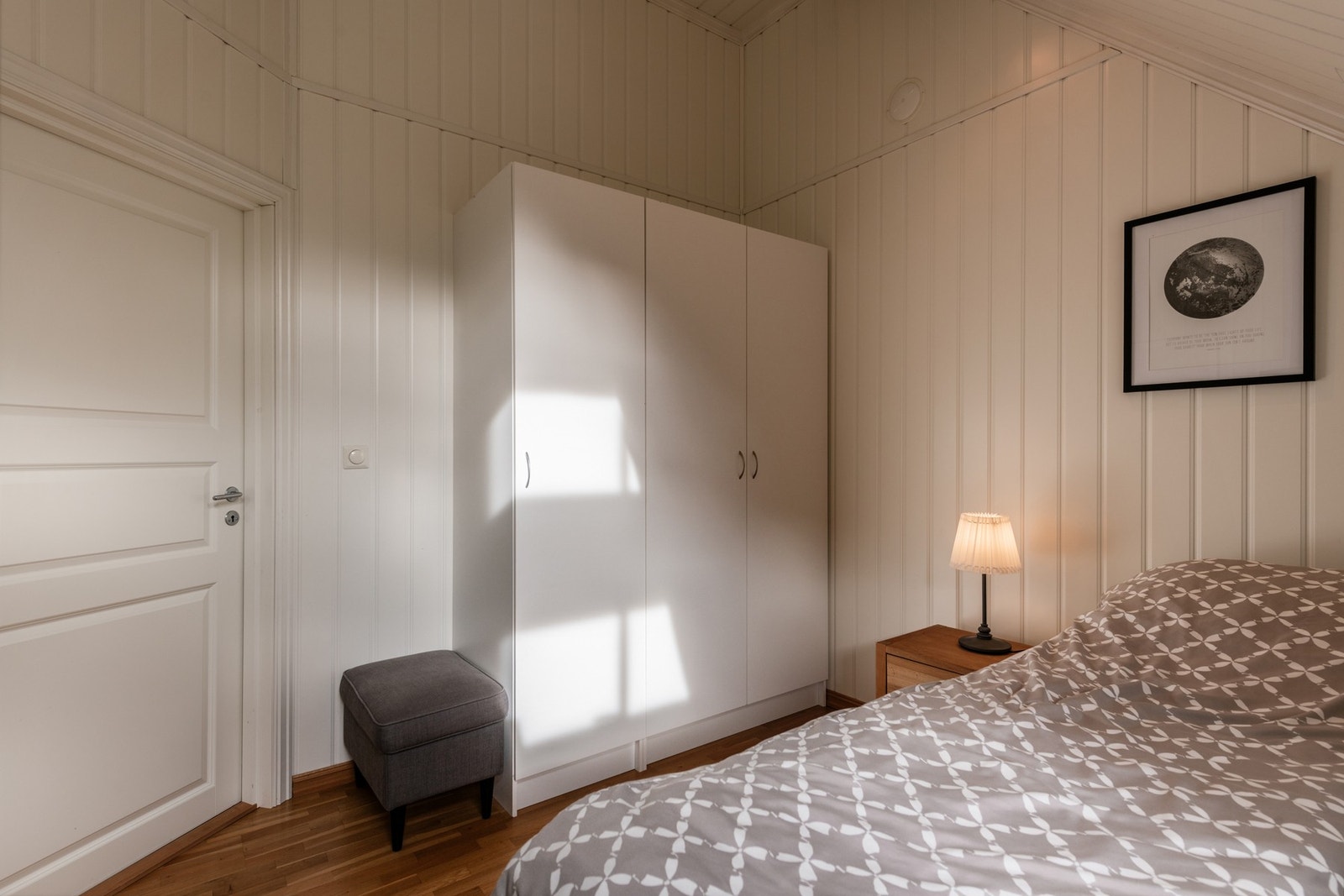 Soverom 1 (skap og inngang) Galleribilde