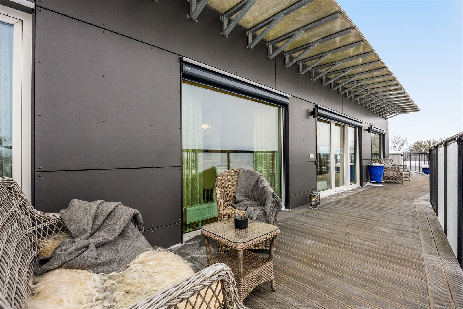 Koselig terrasse. Galleribilde