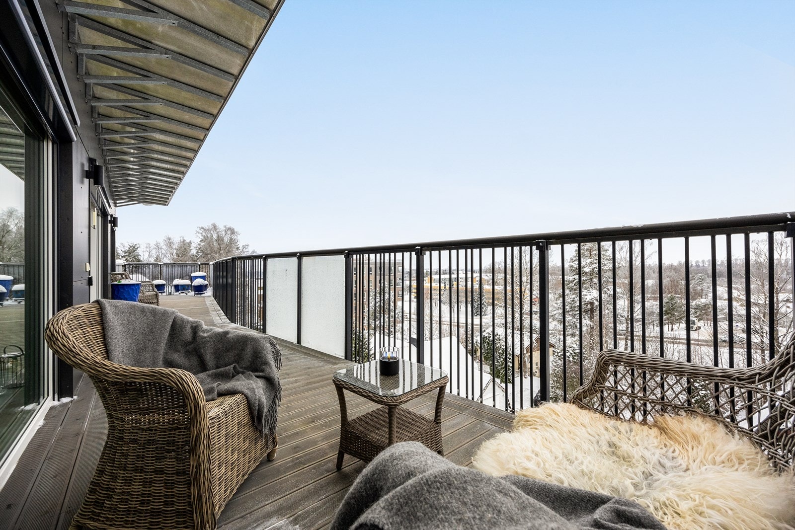 Terrassen er belagt med vedlikeholdsvennlige Møre Royal CF terrassebord. Galleribilde