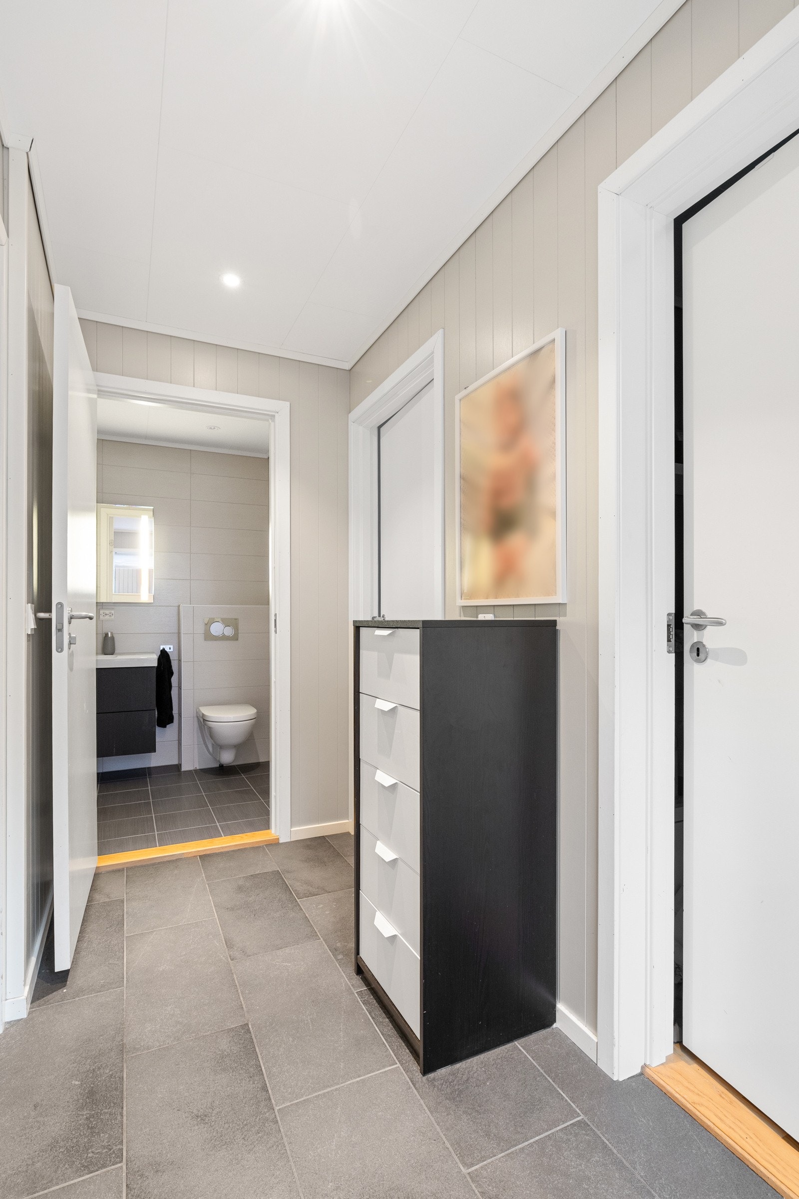 Ellers innholder denne etasjen et bad og vaskerom. Galleribilde