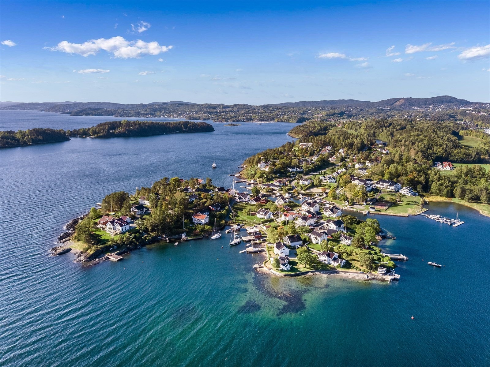 Konglungen med sørlandsidyll i fredelige og naturskjønne omgivelser med kun kort vei fra leilighetene. Galleribilde