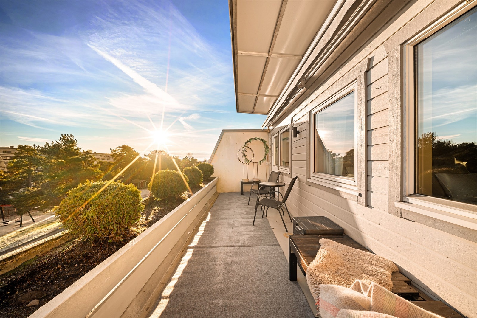 Med balkong på begge sider er du sikret tilgang til solen dagen gjennom, sommerstid fra tidlig morgen til sen kveld. Galleribilde
