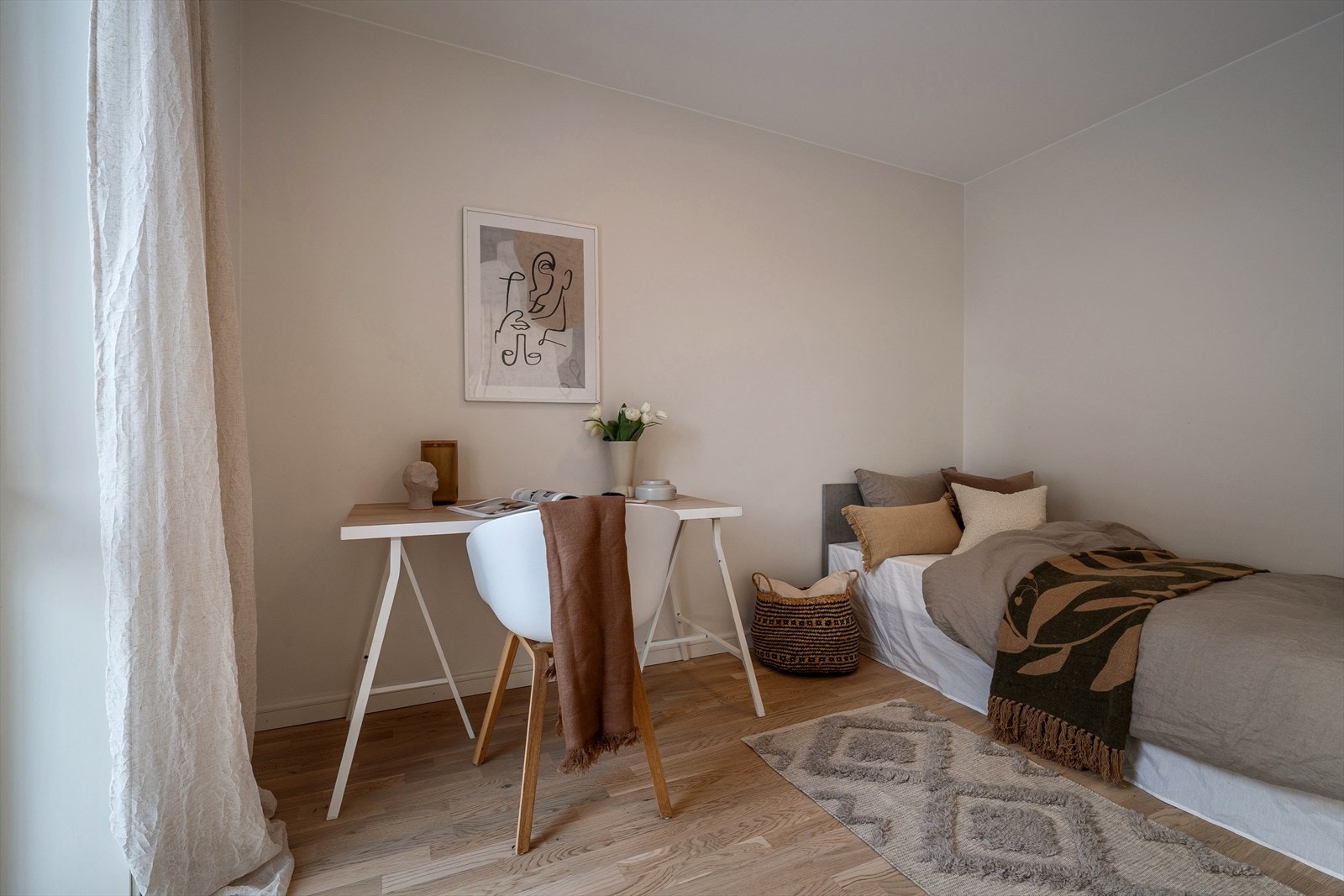 Soverom nr. 2 måler ca. 7,73m² og har god plass til ønsket innredning. Galleribilde