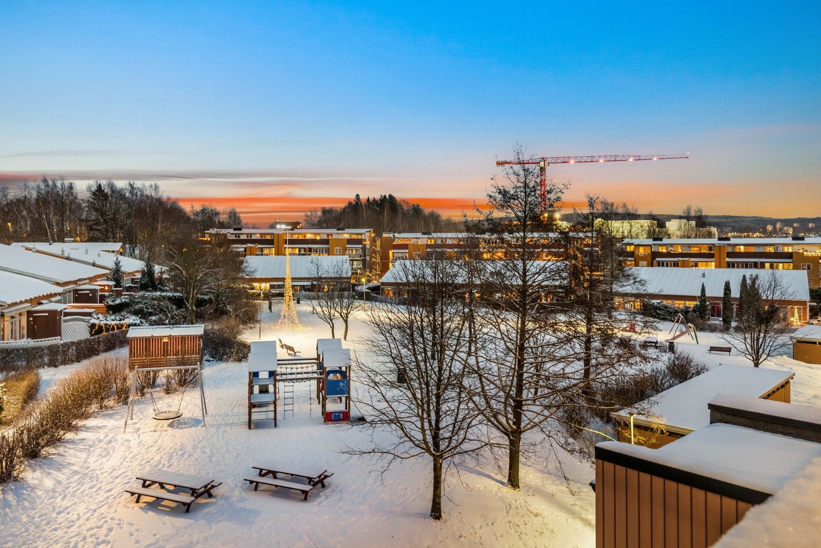 Utsyn fra inngangspartiet til Lunden Hageby sine flotte fellesområder Galleribilde